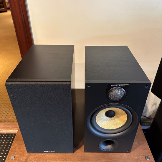 b and w bowers wilkins 685 s2 600 series bookshelf speakers pre owned used trade in