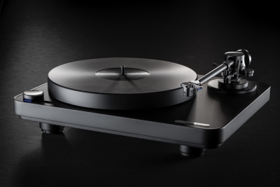 Introducing the new Clearaudio Signature turntable