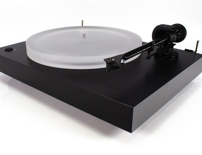 Pro-Ject X2 turntable