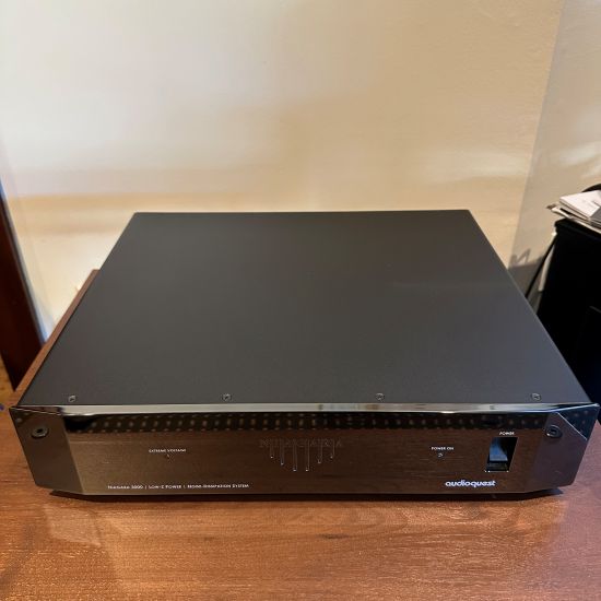 audioquest niagara 3000 power conditioner pre owned trade in used